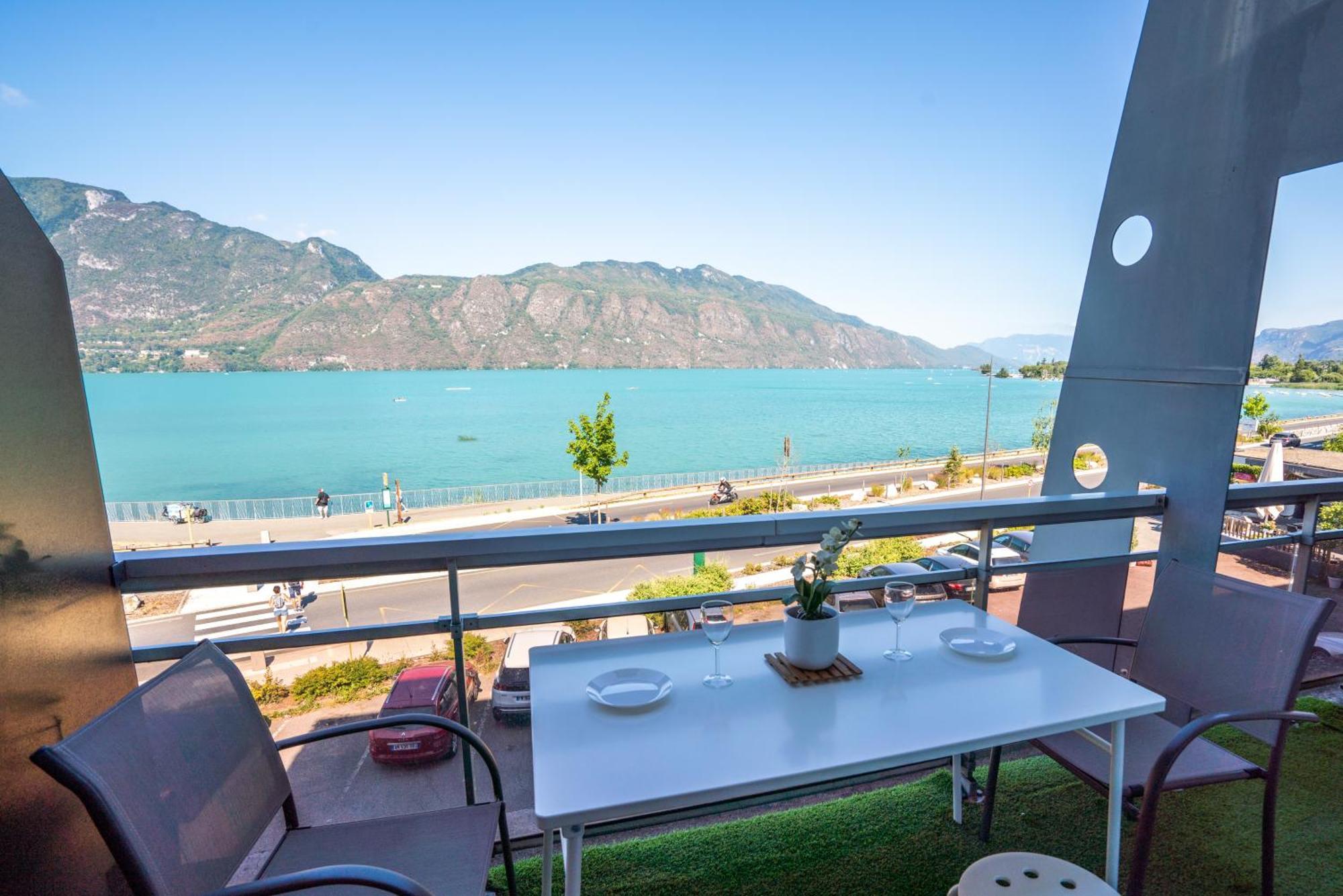 Cabana & Fenetre Sur Lac - Terrasse & Parking Tresserve Exterior photo